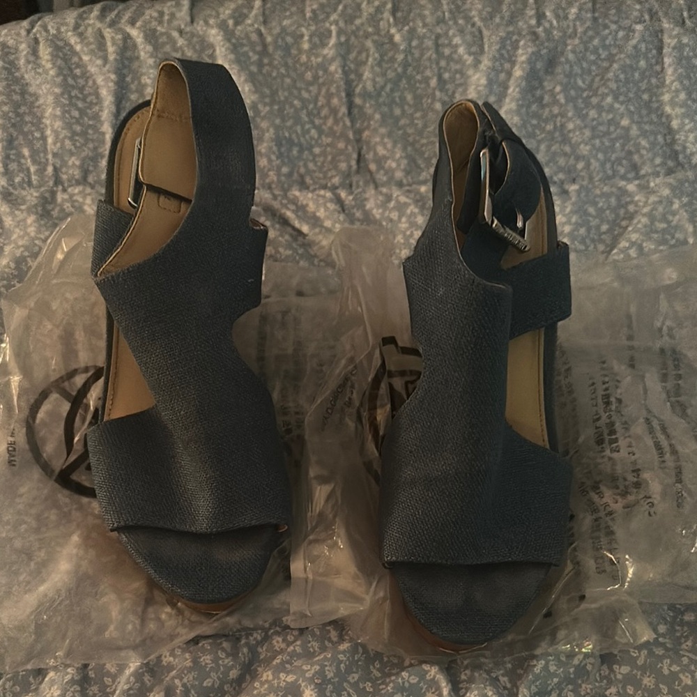MICHAEL Michael Kors Blue Sandals T-Strap Chunky Heel